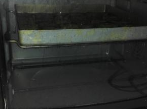 放入预热好的烤箱，180度，上下管，20分钟，中层