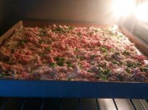 放入预热好的烤箱，中层，上下火155度，30分钟，