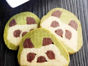 烤好后，取出晾凉，密封保存