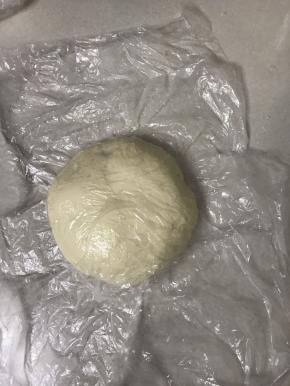 拿出来整型，盖上保鲜膜松弛20 分钟。