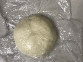 拿出来整型，盖上保鲜膜松弛20 分钟。