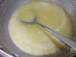 混合均匀的黄油液体
