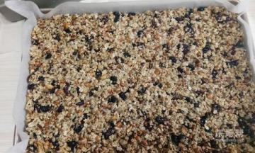 用勺子大概先铺平