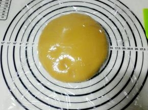 盖上保鲜膜，静置30分钟