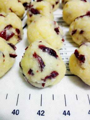 分成35克一个的小圆球即可