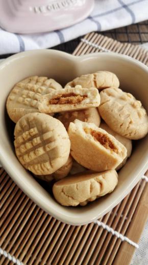 烤好后，取出晾凉，密封保存