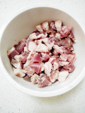 腌制好后倒掉多余的花椒水