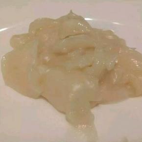 高粉20克，水80克，放锅里，开小火，慢慢搅拌成糊状，放凉就可以用，这做好就是“汤种”