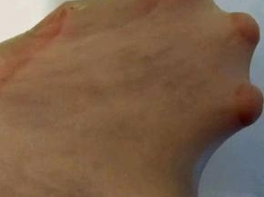 取一小块，撑开看看，有手套膜效果就可以，