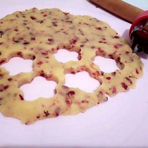 用花心磨具一个个的印出来，