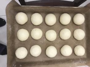 全部做好，表面喷雾，放在没有开空调的地方发酵。