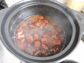 煮开后转到砂锅里炖一个小时