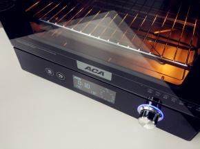 预热烤箱，选择上下火模式，170度开始预热