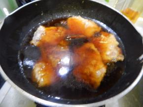 然后加入盖过大排有水