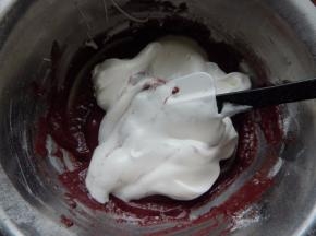 在加入打发的蛋清