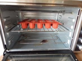 上烤箱180度烤25分钟