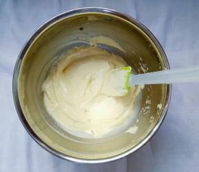 搅拌至面糊顺滑