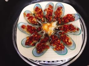 放入蒸锅大火蒸5分钟即可