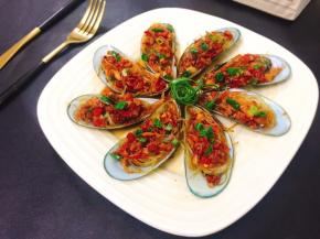 一阵蒜香味扑鼻而来