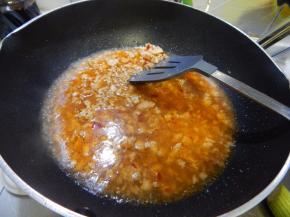 炒匀在加入清水