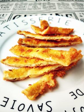 完成了，可以蘸糖醋酱、番茄酱或者沙拉酱，随个人喜好吧