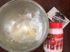 食材称好，放入打蛋盆