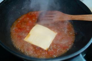 煮开后加入芝士片