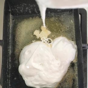 加入法罗夫香草味棉花糖，搅拌至融化