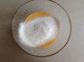 筛入面粉
