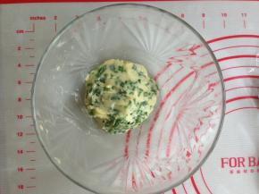 拌好的香葱馅。