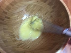 把鸡蛋打散