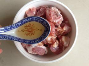 加黄酒和鲍鱼汁。