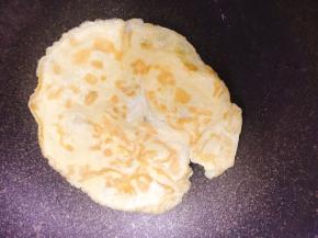 鸡蛋打散煎至两面金黄即可