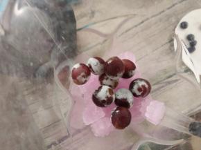 加入冷冻过的紫葡萄。