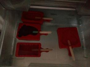 放入冰箱冰冻一晚。