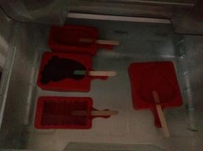 放入冰箱冰冻一晚。