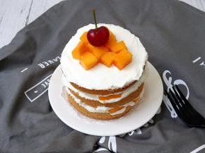 也可以用奶油和水果装饰成裸蛋糕。