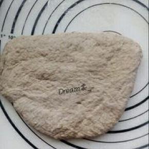 压出气泡擀成方片