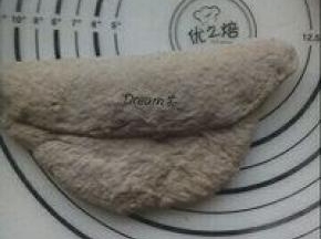 上部面片提起向下折1/3。