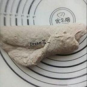 下面的1/3面片提起向上折起，醒10分钟