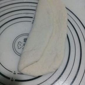 上部面片提起向下折1/3。