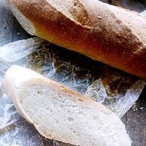 烤箱加热250度。烤25分钟。最好是蒸气烤箱。我自制蒸气。烤箱预热好后里面喷水制造蒸气。