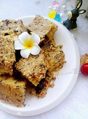 看的见的果仁，酥的掉渣渣，配上一杯热饮，美美哒下午茶。