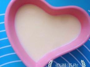 也可以放在喜欢的碗中。同样凉后移入冰箱冷藏中。