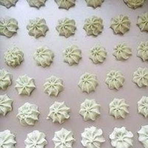 烤箱170度10分钟。重要的事情说三遍，看上色出炉。