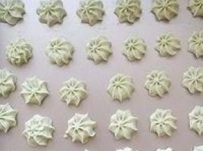烤箱170度10分钟。重要的事情说三遍，看上色出炉。