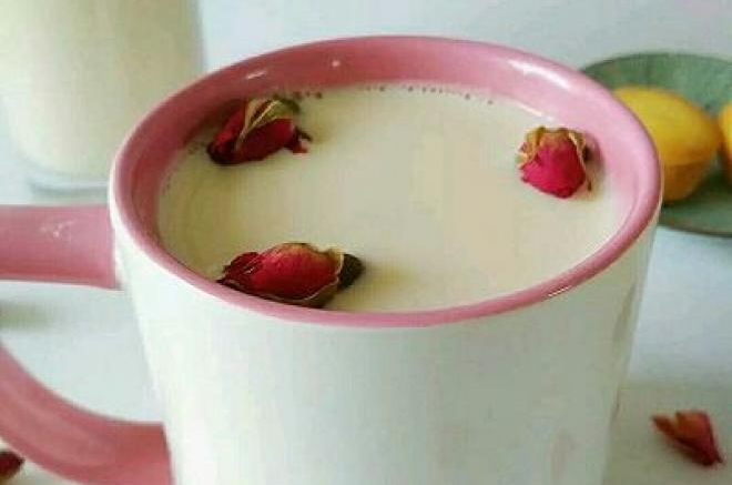 玫瑰花奶茶