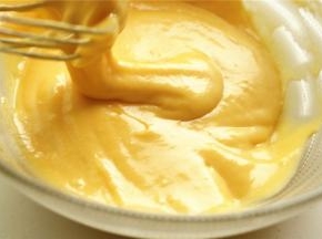 翻拌成光滑的面糊。