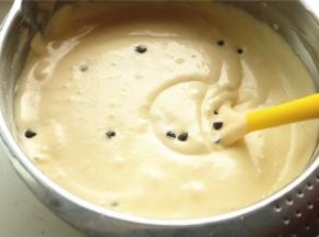 拌入巧克力豆。