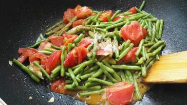 放盐、十三香。